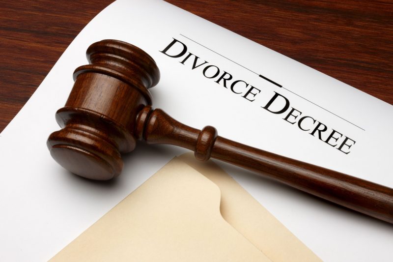 Discussing Important Details With A Divorce Attorney In Jefferson County, MO